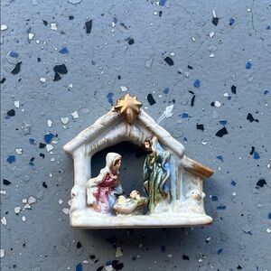 Ceramic nativity figurine